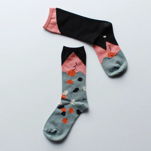 The Crow and the Pitcher story sock in Pink